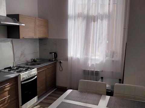 квартира за адресою Листопадова вул., 8