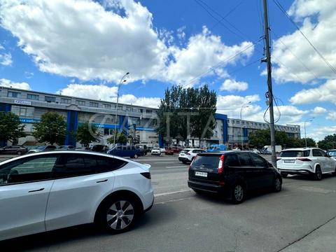 комерційна за адресою Новокостянтинівська вул., 7