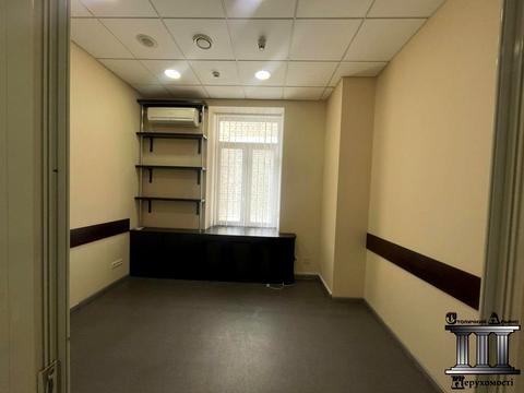 комерційна за адресою Саксаганського вул., 3