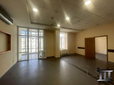 комерційна за адресою Саксаганського вул., 3