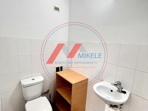 комерційна за адресою Юрія Литвинського вул. (Російська), 45-Б