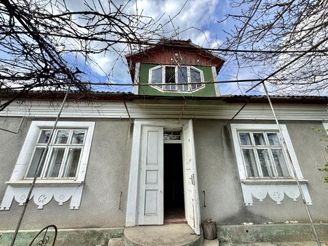 будинок за адресою Учительська