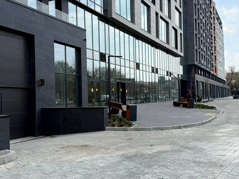 комерційна за адресою Лемківська вул., 11
