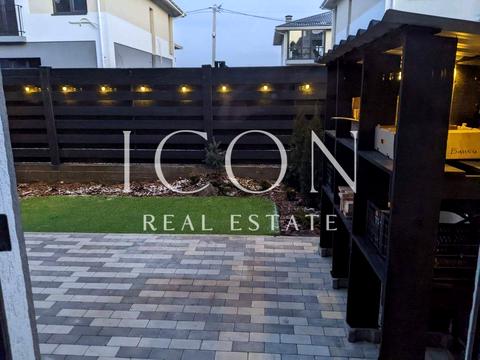 будинок за адресою Світанкова вул.