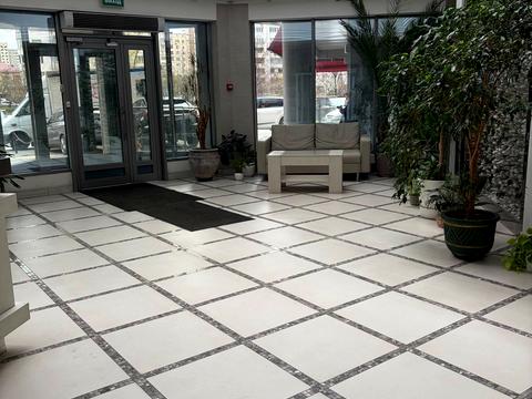 комерційна за адресою Дніпровська набережна вул., 14-Б