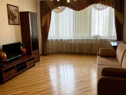 квартира за адресою Анни Ахматової вул., 35-А