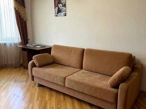 квартира за адресою Анни Ахматової вул., 35-А