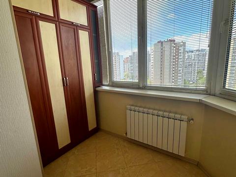 квартира за адресою Анни Ахматової вул., 35-А