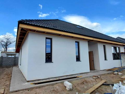 будинок за адресою Центральна вул.