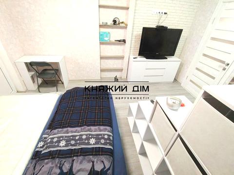 квартира за адресою Сім'ї Стешенків вул. (Тимофія Строкача), 9