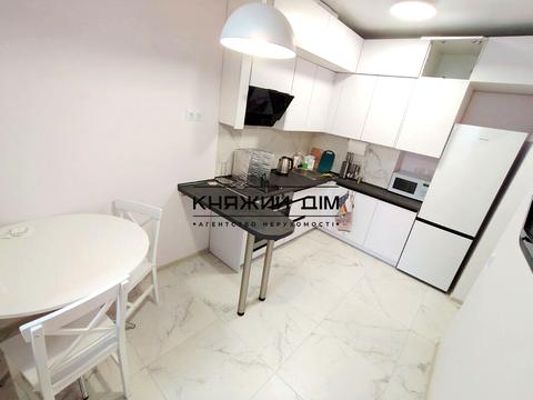 квартира за адресою Сім'ї Стешенків вул. (Тимофія Строкача), 9