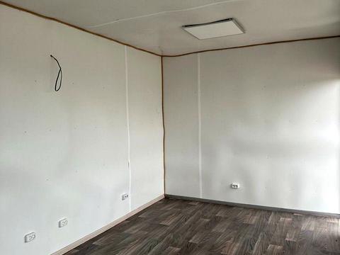 коммерческая по адресу Черных Запорожцев ул. (Горького), 8