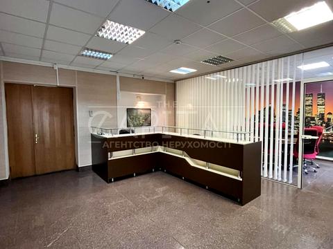 коммерческая по адресу Амвросия Бучмы бульв., 5/1