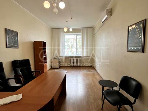 комерційна за адресою Амвросія Бучми бульв., 5/1