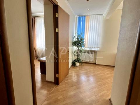 комерційна за адресою Амвросія Бучми бульв., 5/1