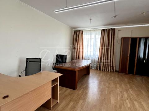 комерційна за адресою Амвросія Бучми бульв., 5/1