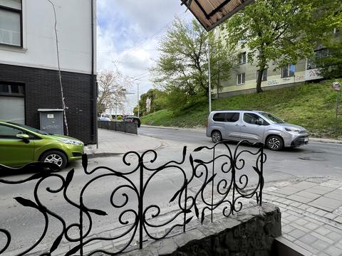 коммерческая по адресу Скальная ул., 1