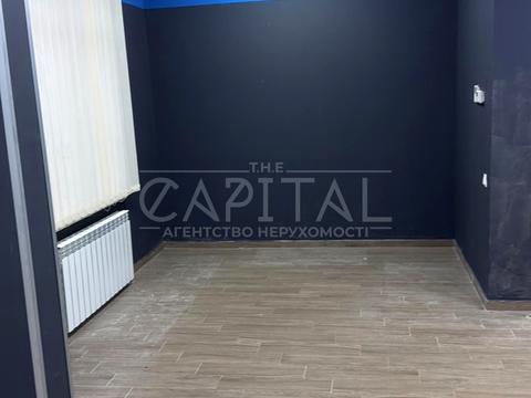 комерційна за адресою Климента Квітки вул. (Макаренка), 1а