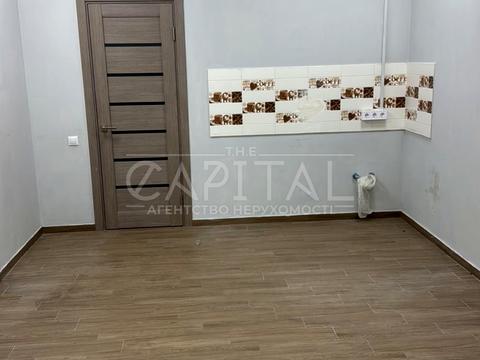 комерційна за адресою Климента Квітки вул. (Макаренка), 1а