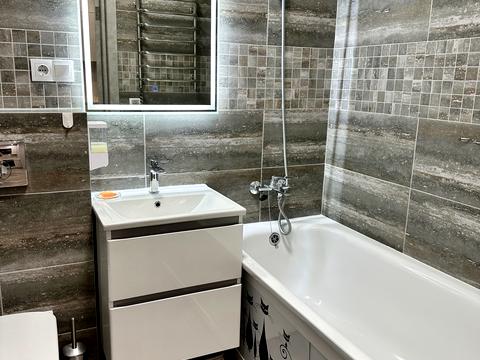 квартира за адресою Ревуцького вул., 40-Б