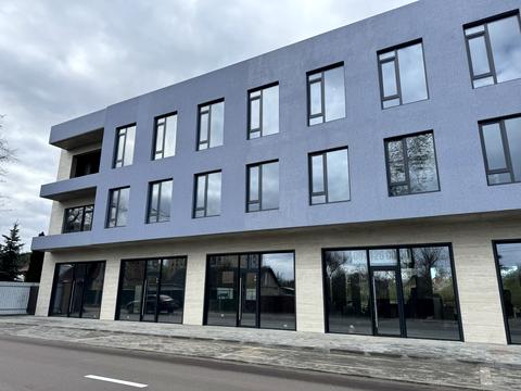 комерційна за адресою Садова вул., 8