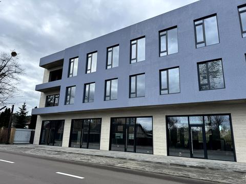 комерційна за адресою Садова вул., 8