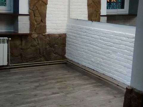 комерційна за адресою Валова вул., 1