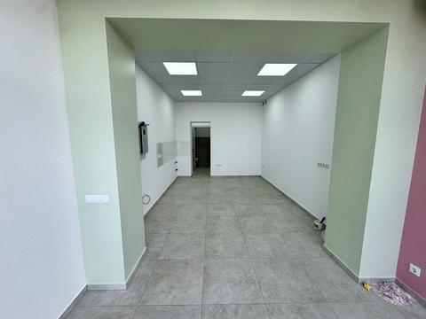 комерційна за адресою Миру вул., 100-А