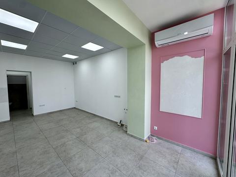 комерційна за адресою Миру вул., 100-А