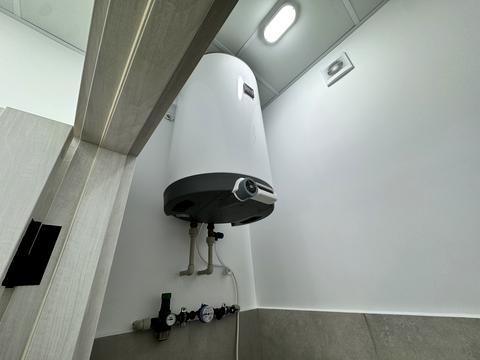 комерційна за адресою Миру вул., 100-А