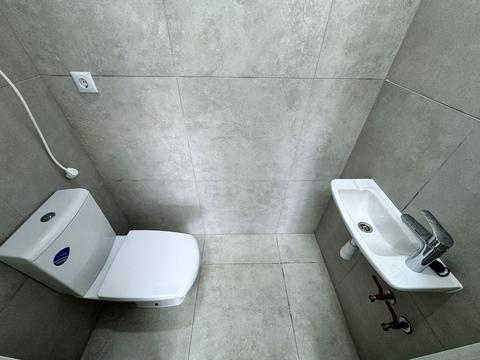 комерційна за адресою Миру вул., 100-А