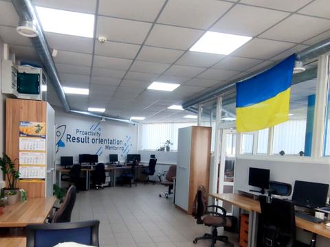 коммерческая по адресу Степана Бандеры просп., 42/2