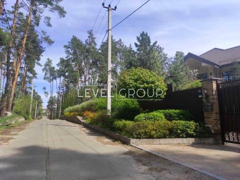 участок по адресу с. Плюты, Київська ул.