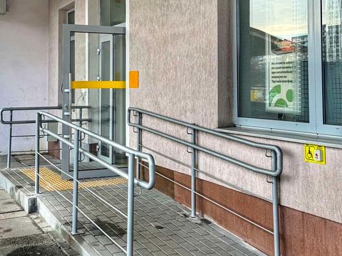 комерційна за адресою В'ячеслава Чорновола просп. (), 59