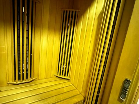 коммерческая по адресу Орлика Пилипа ул., 4б