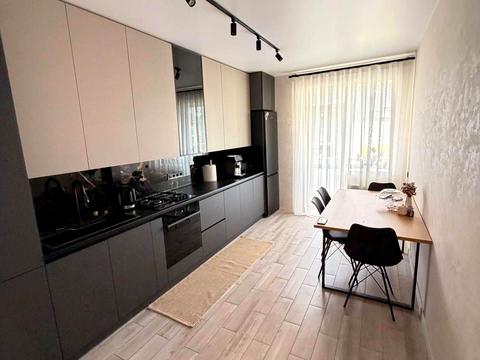 квартира за адресою Свободи вул., (Будинок)