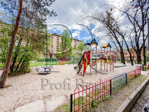 квартира за адресою Ореста Левицького вул. (Академіка Курчатова), 13