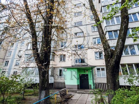 квартира за адресою Ореста Левицького вул. (Академіка Курчатова), 13