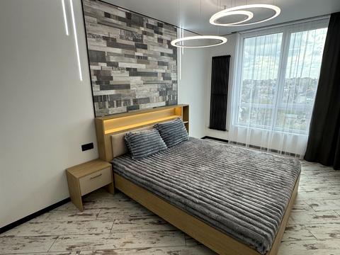 квартира за адресою Юліана Пелеша вул., (Будинок 4)