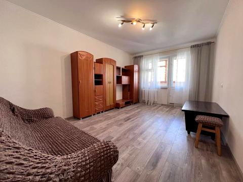 квартира за адресою Лариси Руденко вул., 21