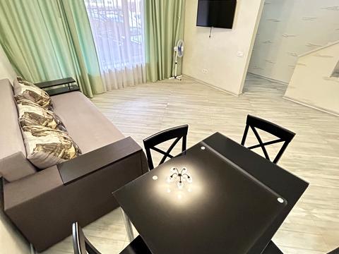 дом по адресу Просвещения ул., 4