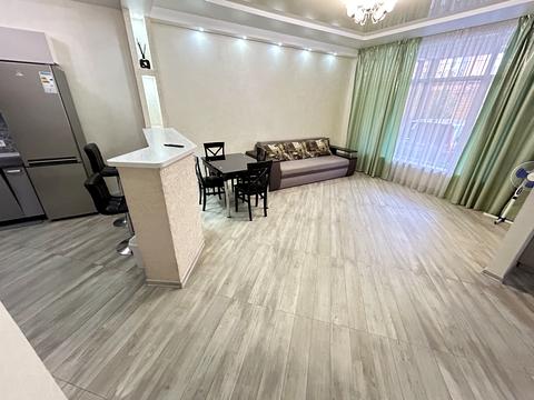 дом по адресу Просвещения ул., 4