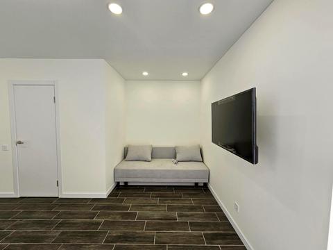 квартира за адресою Олега Мудрака вул. (Генерала Наумова), 1-Б