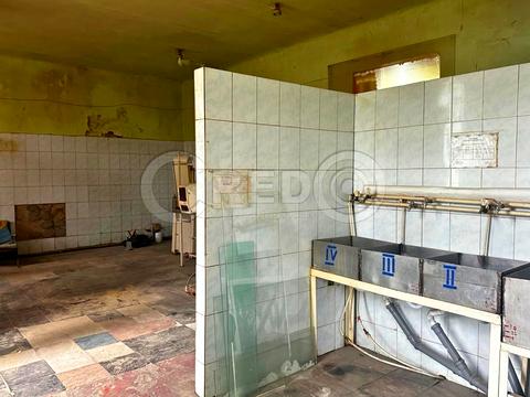 комерційна за адресою Володимира Черкасова вул., 11