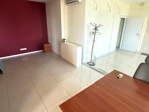 комерційна за адресою Дмитра Яворницького просп. (Карла Маркса), 3