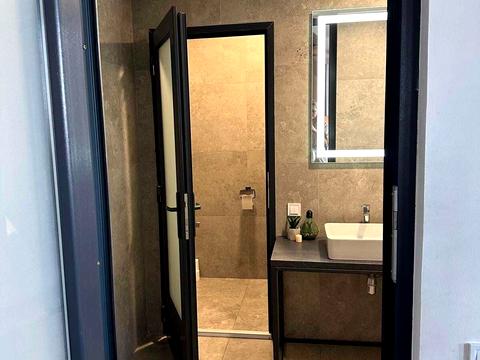 комерційна за адресою Промислова вул., 51
