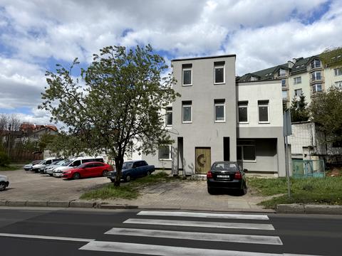 комерційна за адресою Михайла Драгана вул., 32