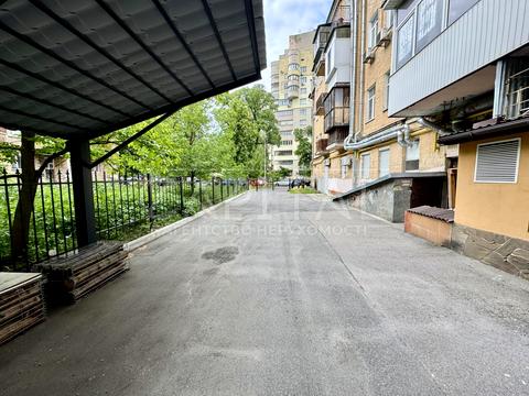 комерційна за адресою Академіка Янгеля вул., 2