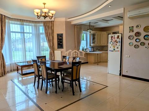 будинок за адресою Космонавтів