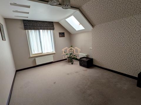 будинок за адресою Космонавтів